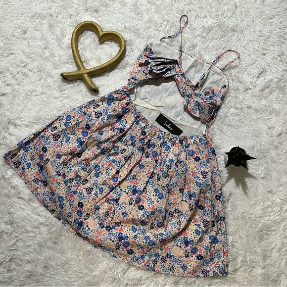 NWT LULUS Where The Wildflowers Are White Floral Print Tie-Back Mini Dress - Picture 3 of 10